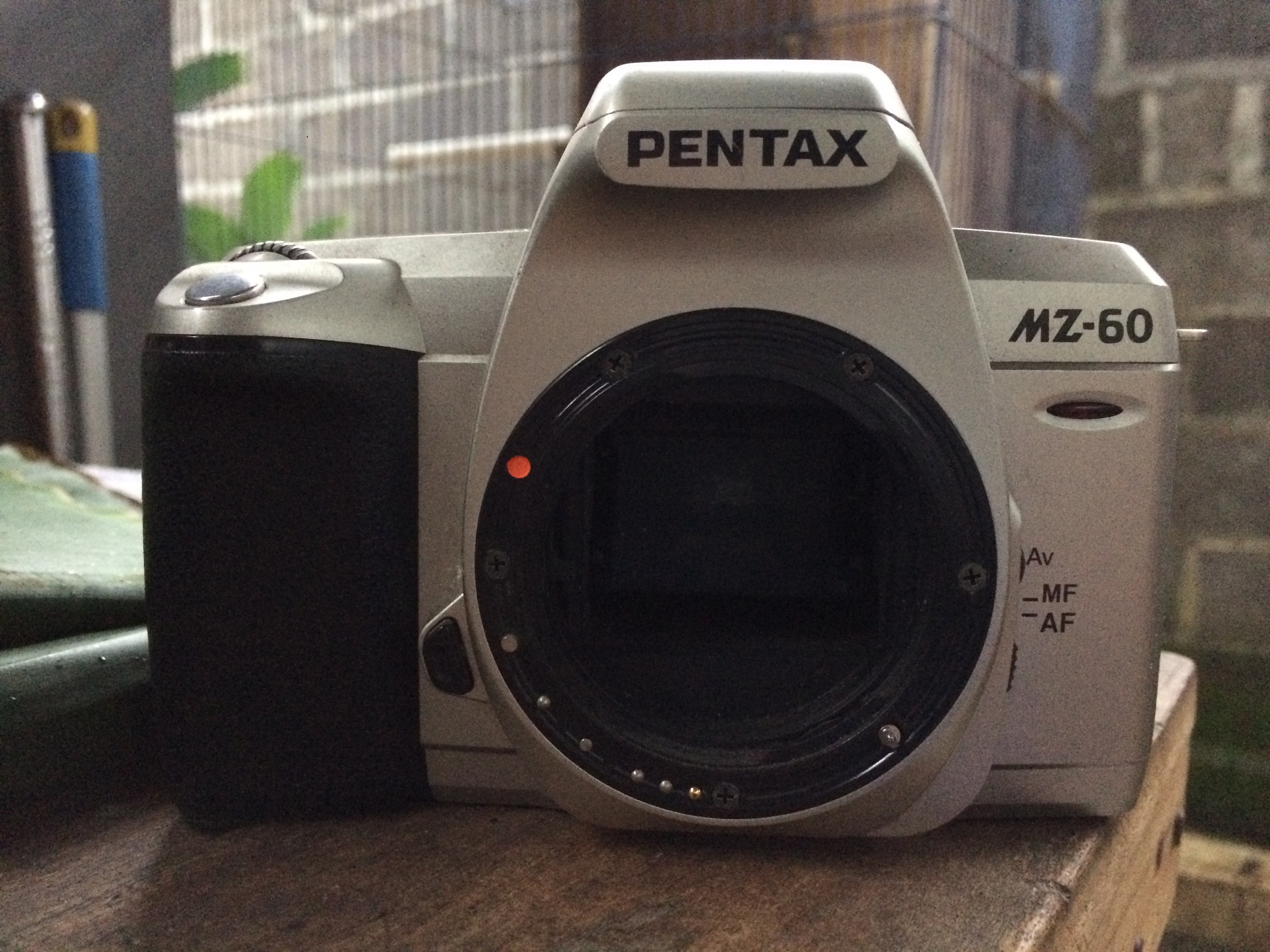 Pentax MZ-60 depan
